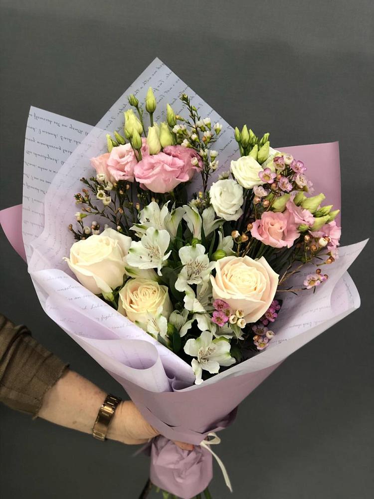 Букет цветов из: Альстромерии, Розы и Лизиантусы в Успенском Новгородской области