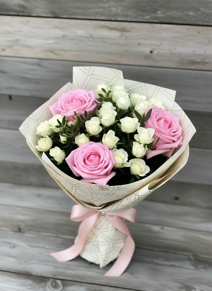 Букет цветов из: Розы в Успенском Новгородской области