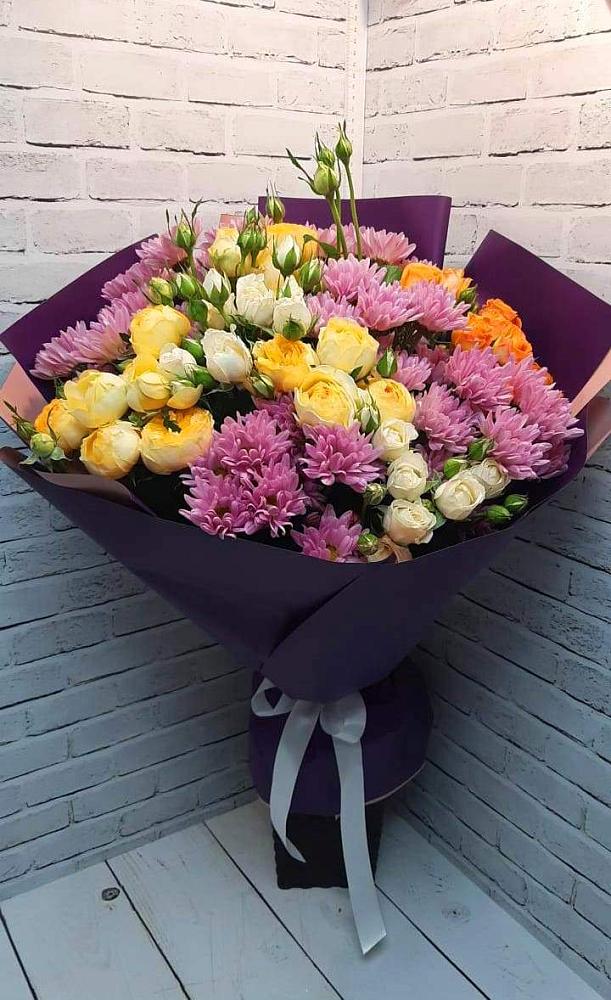 Букет цветов из: Хризантемы и Розы в Успенском Новгородской области