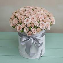 Цветочная композиция из Розы в шляпной коробке в Успенском Новгородской области