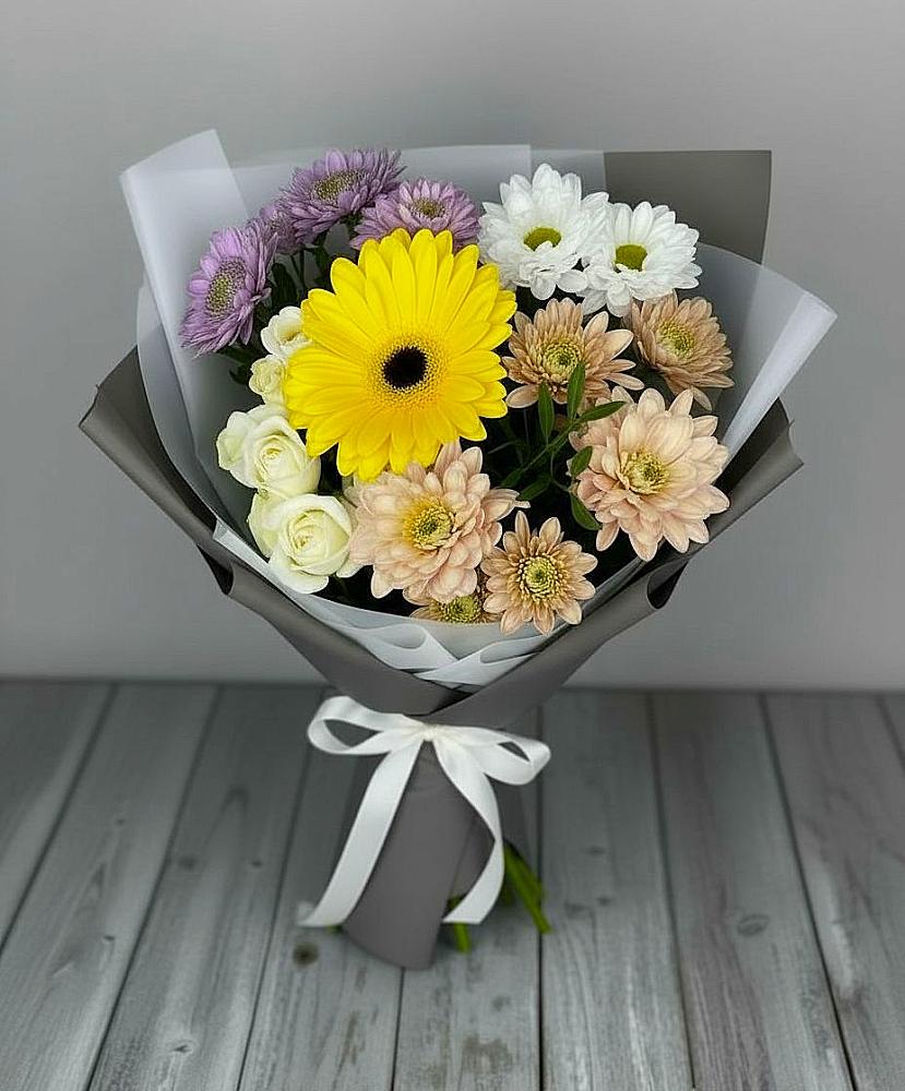 Букет цветов из: Розы, Герберы и Хризантемы в Успенском Новгородской области