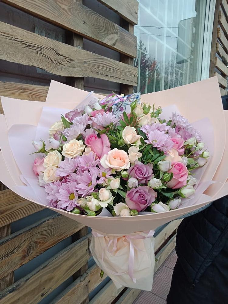 Букет цветов из: Розы и Хризантемы в Успенском Новгородской области