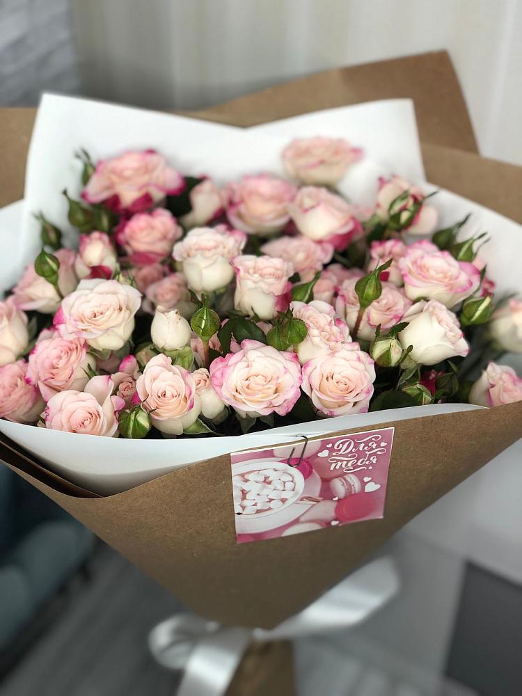 Букет цветов из: Розы в Успенском Новгородской области