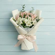 Букет цветов из:  Альстромерии в Успенском Новгородской области