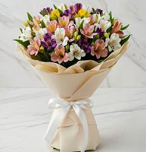 Букет цветов из:  Альстромерии в Успенском Новгородской области