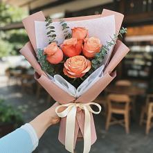 Букет цветов из:  Розы в Успенском Новгородской области