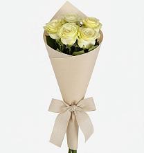 Букет цветов из:  Розы в Успенском Новгородской области