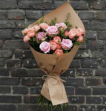 Букет цветов из:  Розы в Успенском Новгородской области