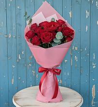 Букет цветов из:  Розы в Успенском Новгородской области