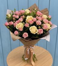 Букет цветов из:  Розы в Успенском Новгородской области