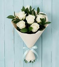 Букет цветов из:  Розы в Успенском Новгородской области