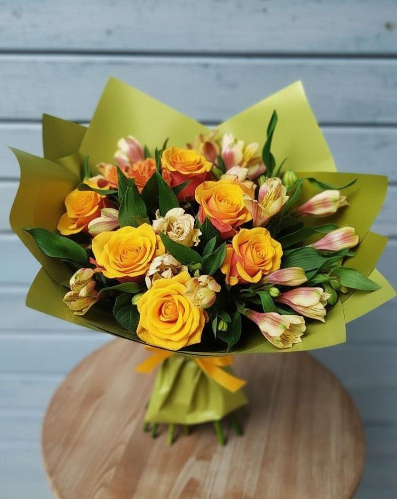 Букет цветов из: Альстромерии и Розы в Успенском Новгородской области