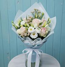 Букет цветов из:  Розы и Лизиантусы в Успенском Новгородской области