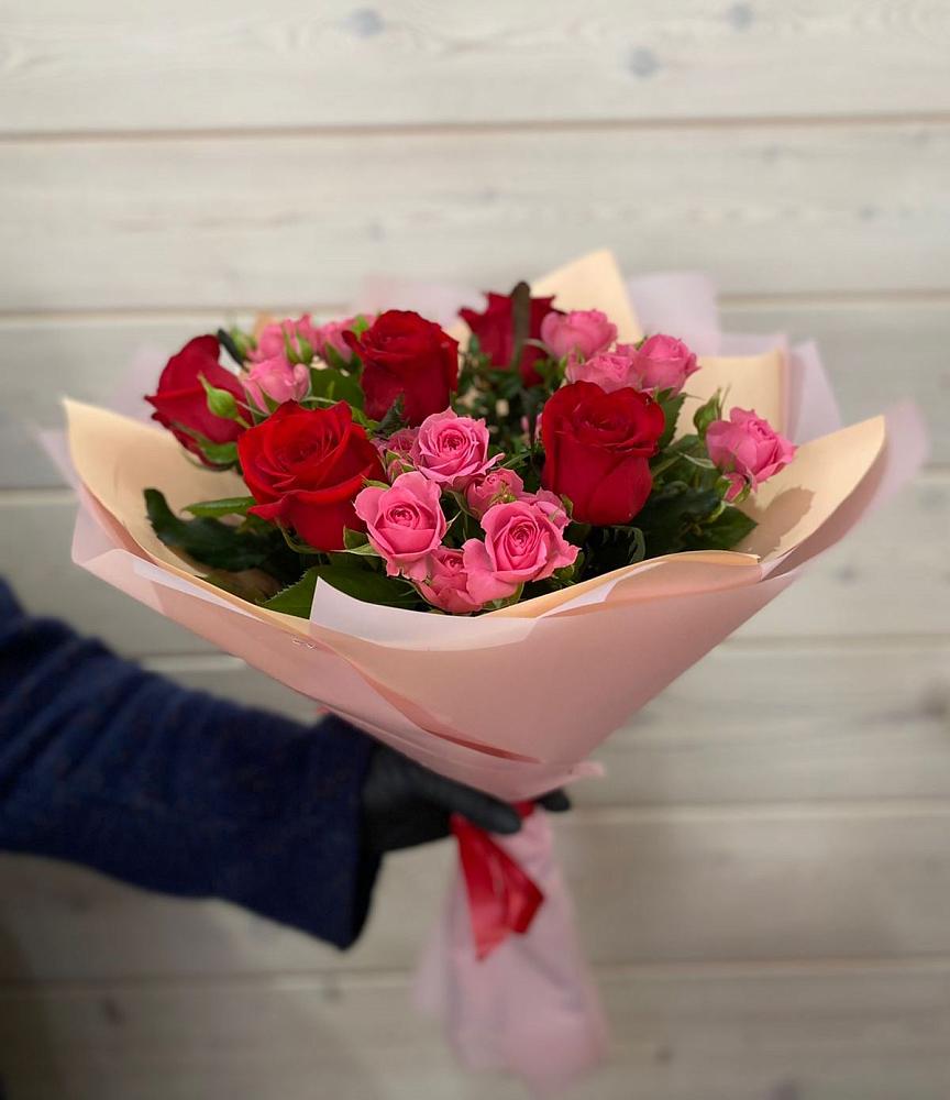Букет цветов из: Розы в Успенском Новгородской области