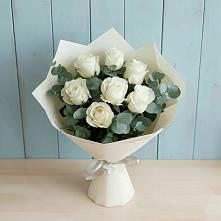 Букет Белые розы в Эвкалипте в Успенском Новгородской области