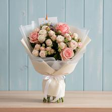 Букет цветов из:  Розы в Успенском Новгородской области