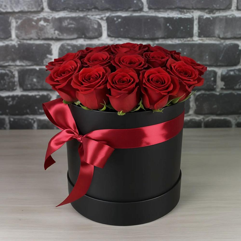 Цветочная композиция из Розы в шляпной коробке в Успенском Новгородской области