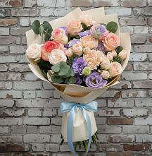 Букет цветов из:  Розы, Лизиантусы и Гвоздики в Успенском Новгородской области