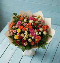Букет Микс из разноцветных кустовых роз в Успенском Новгородской области