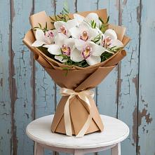 Букет цветов из:  Орхидеи и Розы в Успенском Новгородской области