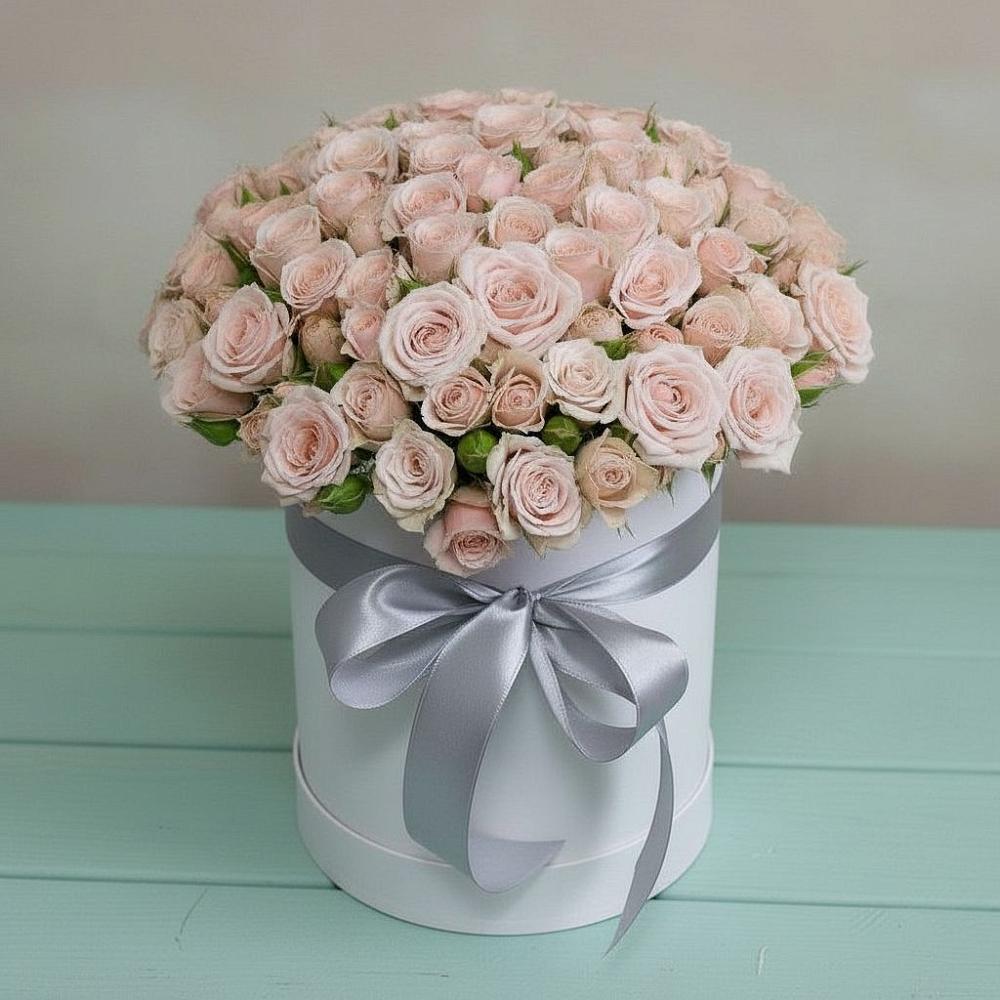 Цветочная композиция из Розы в шляпной коробке в Успенском Новгородской области